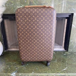 COPY - Lightly used 70” Pegase Louis Vuitton rolling luggage.